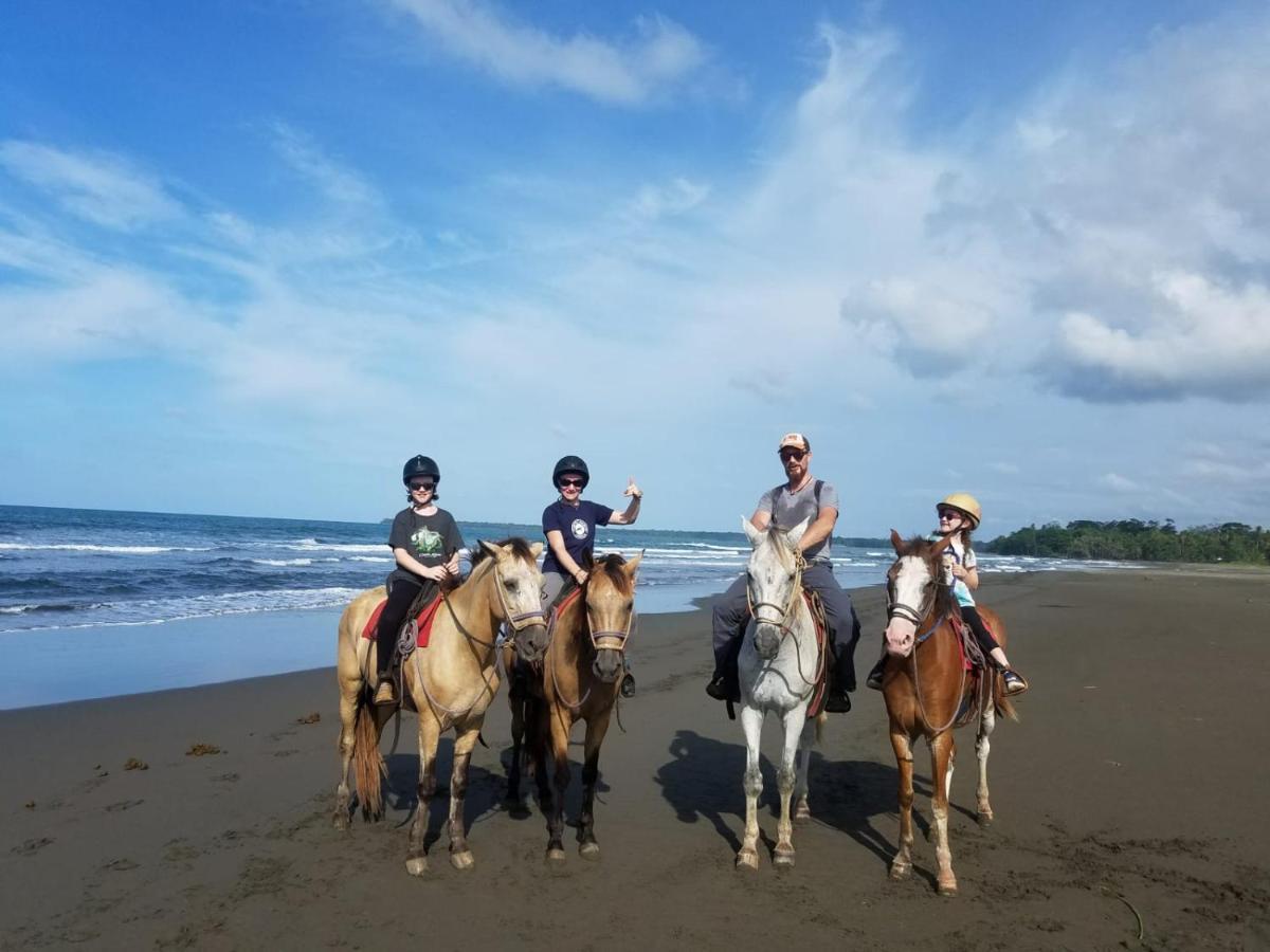 Hotel El Colibri Rojo - Cabinas - Le Colibri Rouge Cahuita Ngoại thất bức ảnh