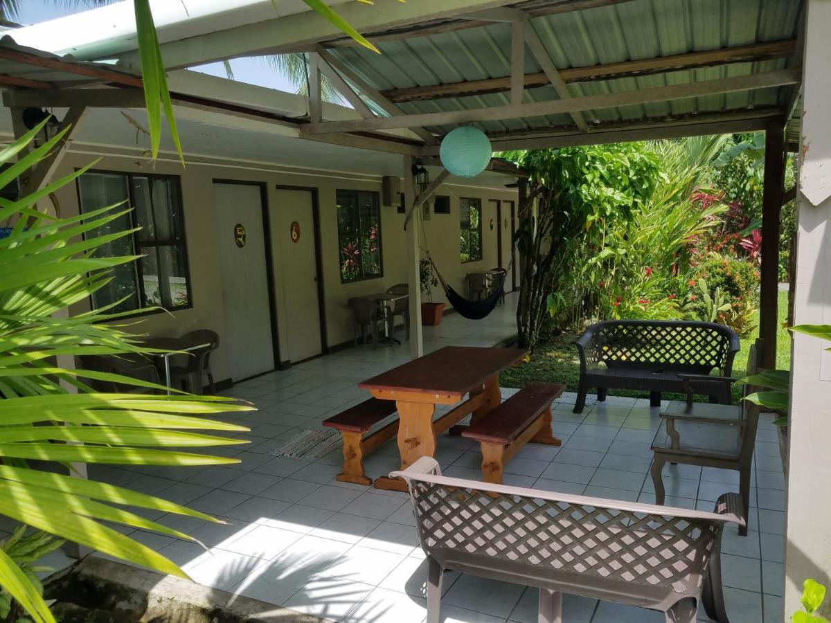 Hotel El Colibri Rojo - Cabinas - Le Colibri Rouge Cahuita Ngoại thất bức ảnh