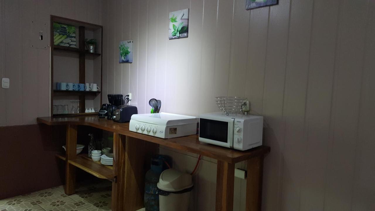 Hotel El Colibri Rojo - Cabinas - Le Colibri Rouge Cahuita Ngoại thất bức ảnh
