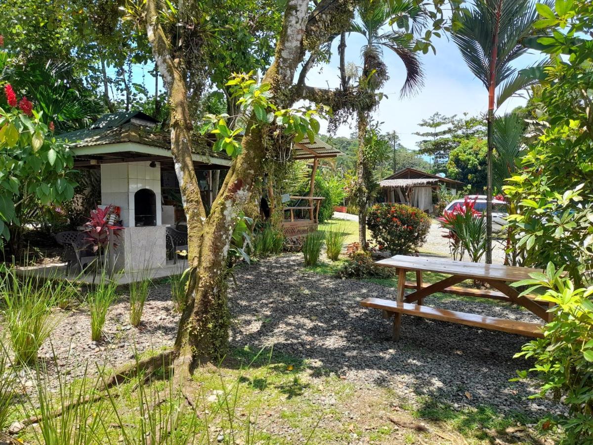 Hotel El Colibri Rojo - Cabinas - Le Colibri Rouge Cahuita Ngoại thất bức ảnh