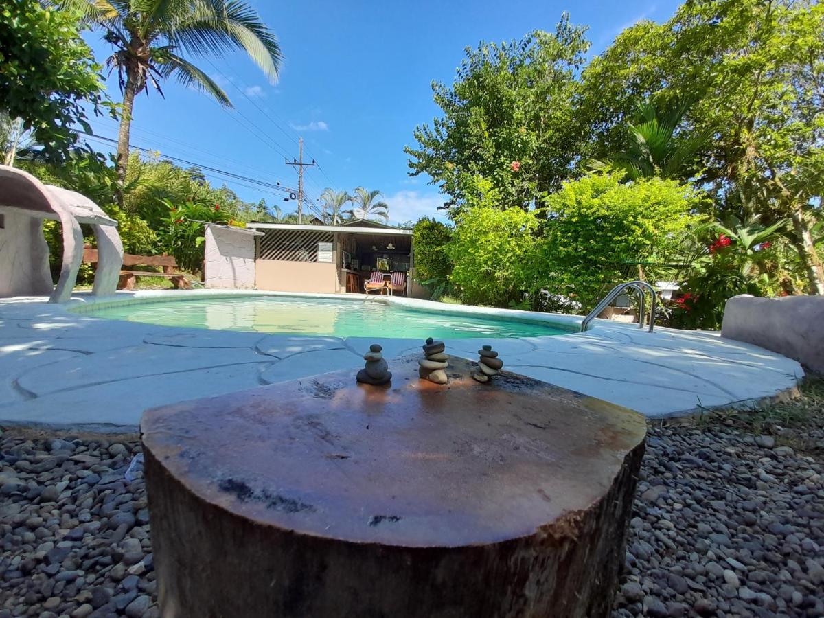 Hotel El Colibri Rojo - Cabinas - Le Colibri Rouge Cahuita Ngoại thất bức ảnh