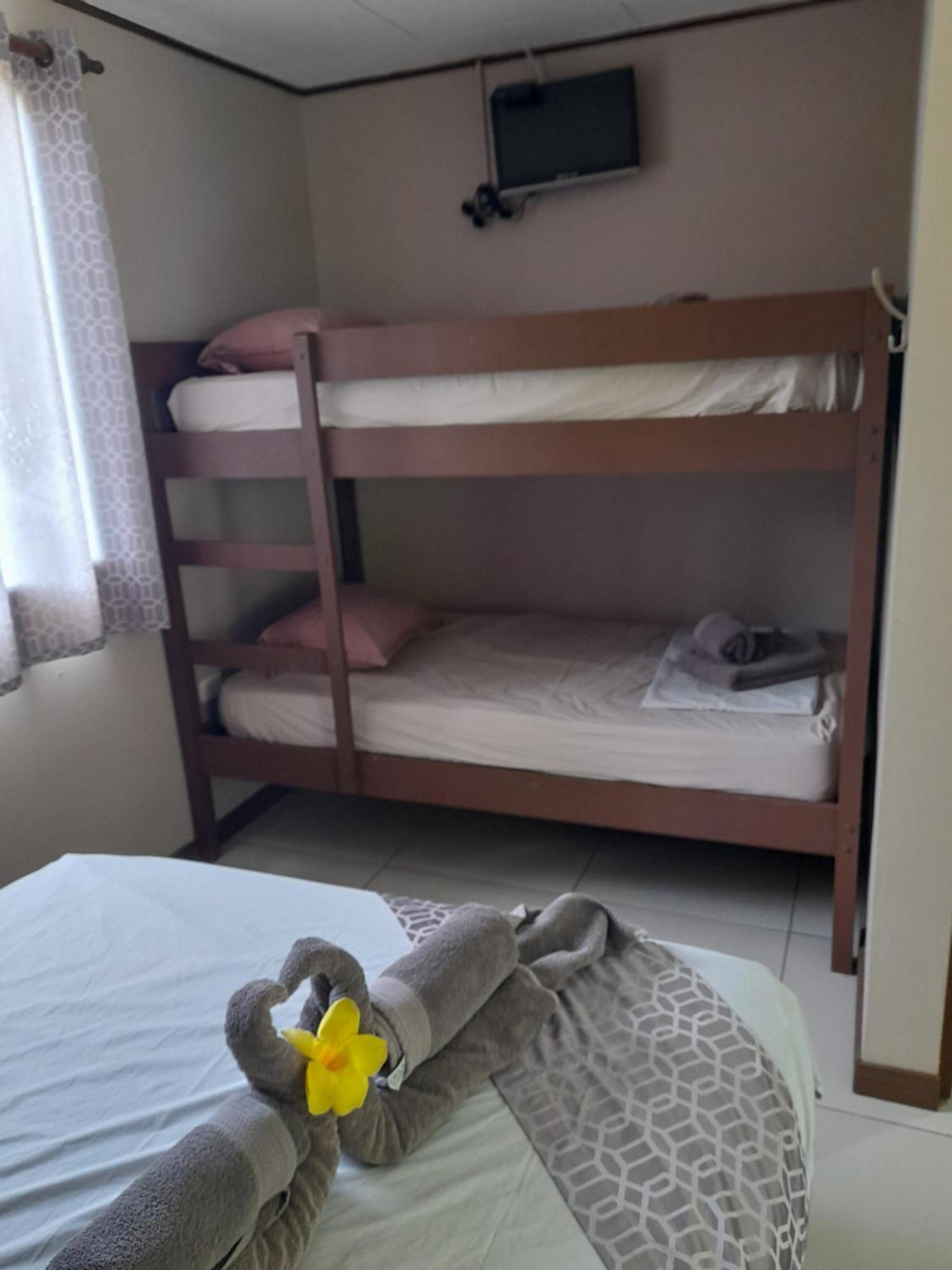 Hotel El Colibri Rojo - Cabinas - Le Colibri Rouge Cahuita Phòng bức ảnh